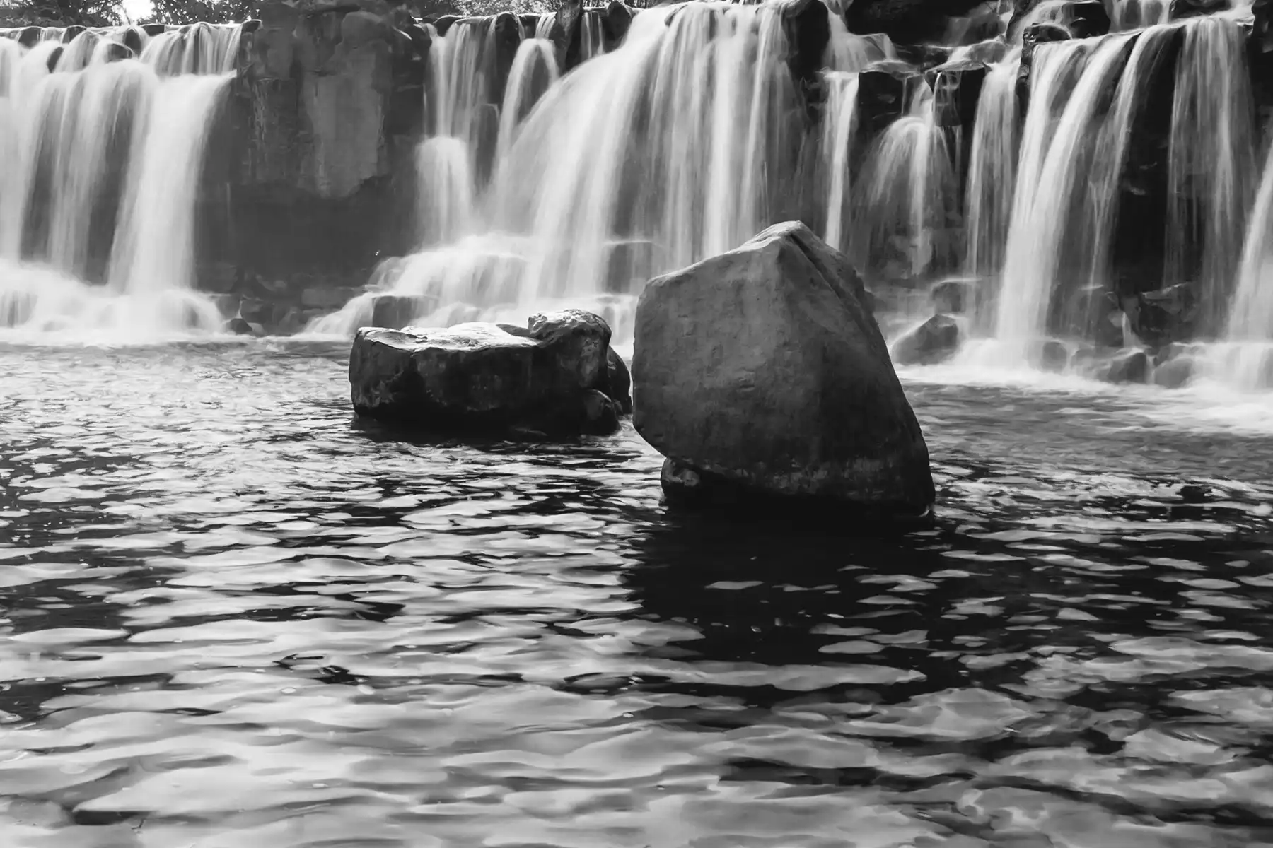 waterfall.webp waterfall.webp